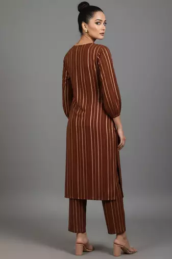 women striped urban sleek silk crepe kurta with trousers