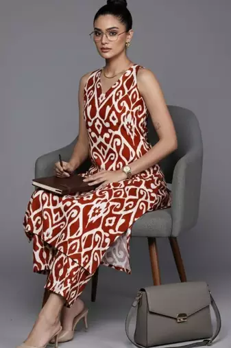 women ethnic motifs printed regular cotton workwear kurta with trousers