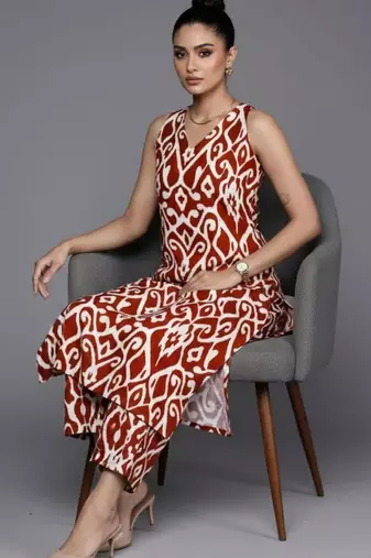 women ethnic motifs printed regular cotton workwear kurta with trousers