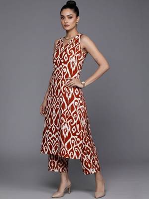 women ethnic motifs printed regular cotton workwear kurta with trousers 6