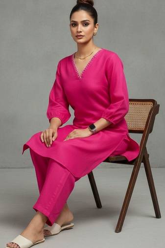 women regular thread work smart office kurta with trousers