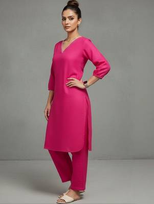 women regular thread work smart office kurta with trousers 4