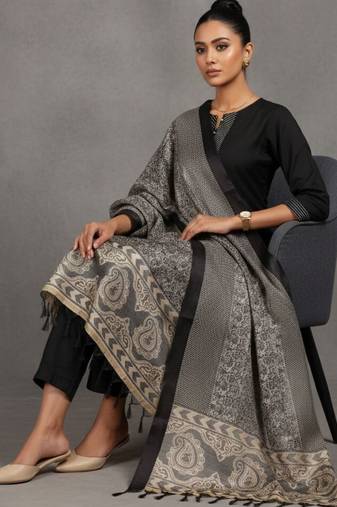 structured women ethnic motifs regular thread work kurta with trousers & with dupatta