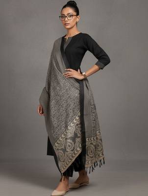 structured women ethnic motifs regular thread work kurta with trousers & with dupatta 2