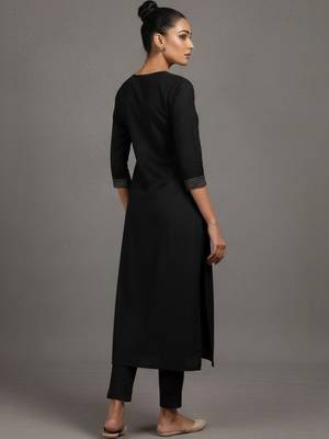 structured women ethnic motifs regular thread work kurta with trousers & with dupatta 5