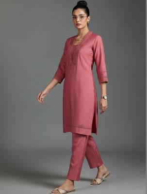 women regular thread work workwear kurta with trousers 1