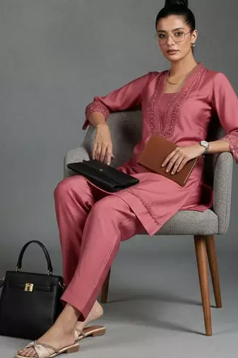women regular thread work workwear kurta with trousers