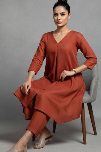 women regular workwear kurta with trousers
