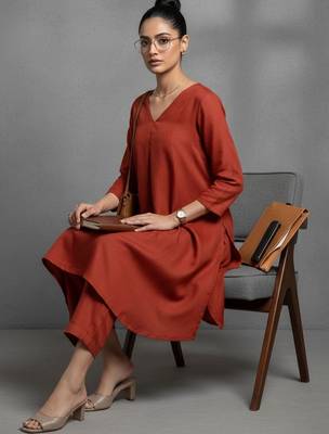 women regular workwear kurta with trousers 3