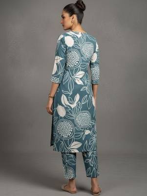women ethnic motifs printed work thread work kurta with trousers 3