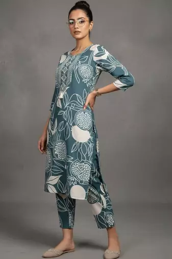 women ethnic motifs printed work thread work kurta with trousers