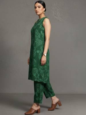 women ethnic motifs printed regular workwear kurta with trousers 5