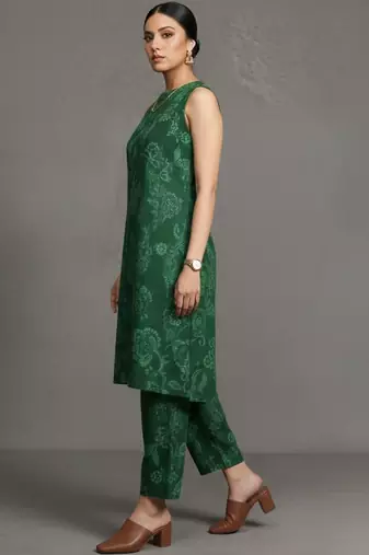 women ethnic motifs printed regular workwear kurta with trousers