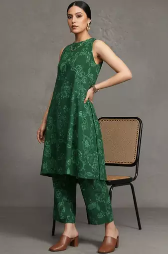 women ethnic motifs printed regular workwear kurta with trousers