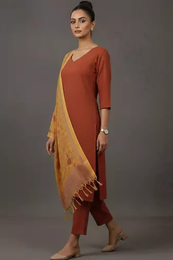 women ethnic motifs sleek kurta with trousers & dupatta