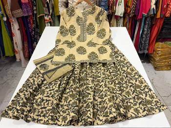 Green cotton floral printed gopi dress style kurta skirt with dupatta 2