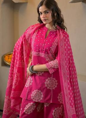 Pink cotton floral printed ethnic kurta set with dupatta 2