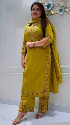 Yellow cotton embroidered thread work ethnic kurta set with dupatta 2