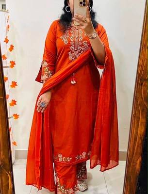 Orange cotton embroidered thread work ethnic kurta set with dupatta 3