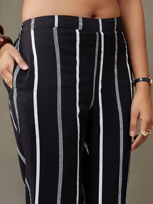 women printed smart office kurta with trousers 3
