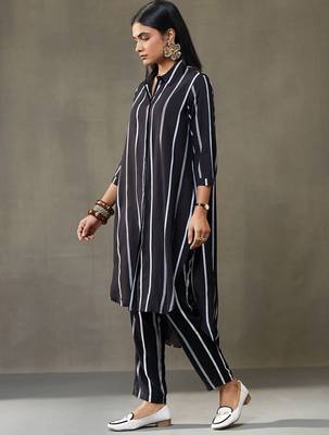 women printed smart office kurta with trousers 4