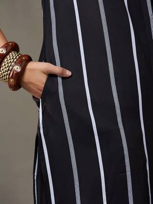women printed smart office kurta with trousers 7