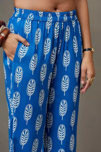 women ethnic motifs printed smart office kurta with trousers