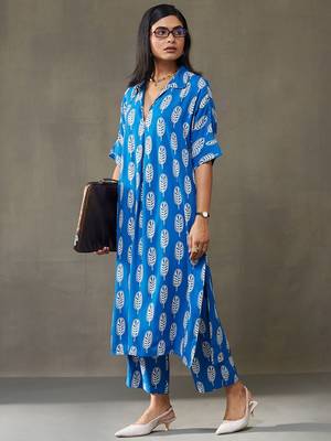women ethnic motifs printed smart office kurta with trousers 6
