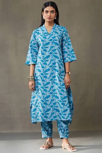 women floral printed cotton work kurta with pyjamas