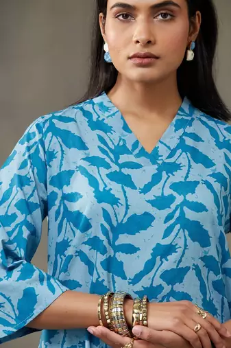 women floral printed cotton work kurta with pyjamas