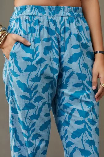 women floral printed cotton work kurta with pyjamas
