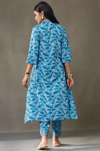 women floral printed cotton work kurta with pyjamas