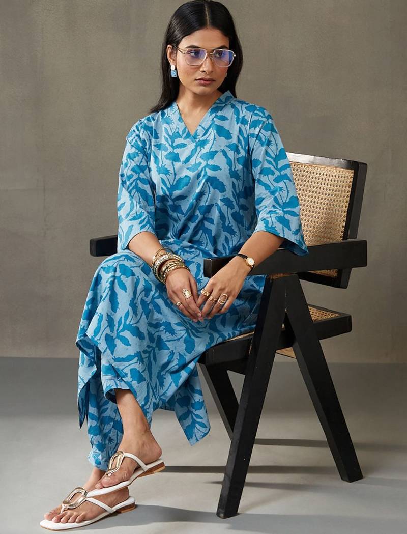 women floral printed cotton work kurta with pyjamas