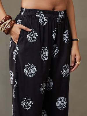 women floral printed smart office kurta with trousers 3