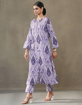 women ethnic motifs printed cotton smart office kurta with trousers 3