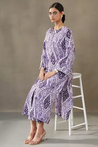 women ethnic motifs printed cotton smart office kurta with trousers