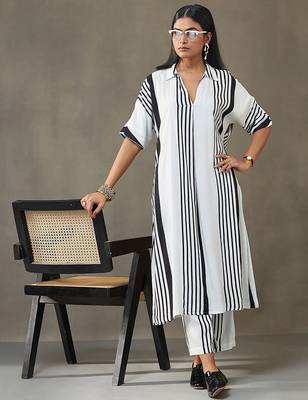 women printed smart office kurta with trousers 5