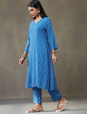 women printed smart office kurta with trousers 4