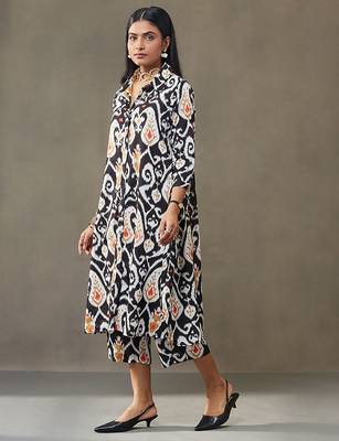 women ethnic motifs printed cotton smart office kurta with trousers 3