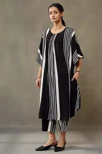 women printed smart office kurta with trousers