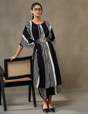 women printed smart office kurta with trousers 6