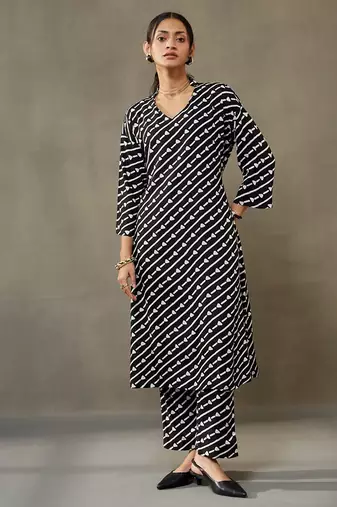 women printed smart office kurta with trousers