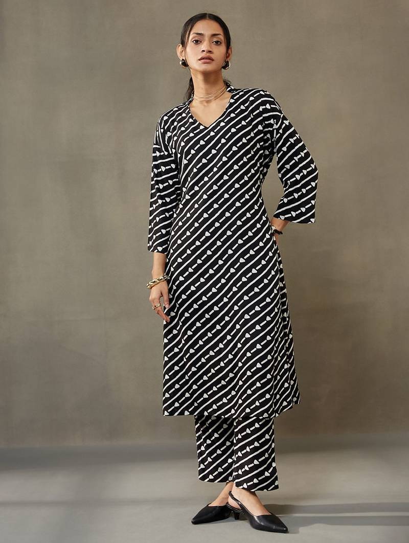 women printed smart office kurta with trousers