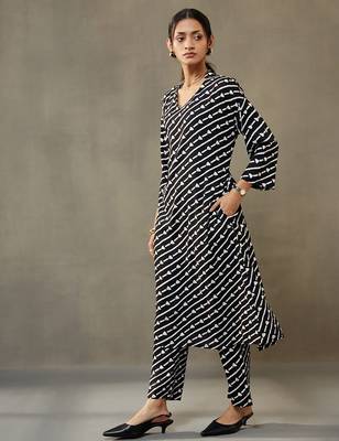 women printed smart office kurta with trousers 4