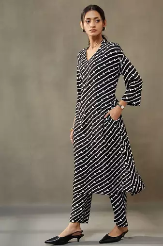 women printed smart office kurta with trousers