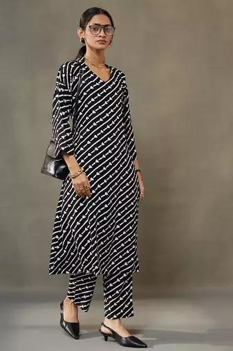 women printed smart office kurta with trousers