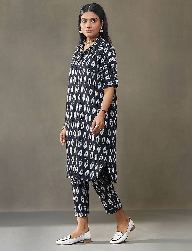 women ethnic motifs printed cotton smart office kurta with trousers