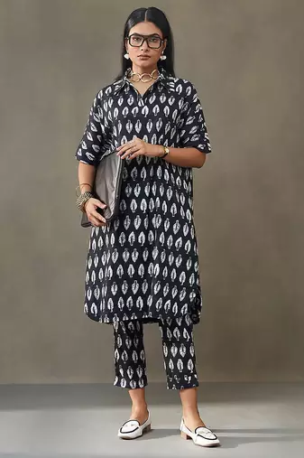 women ethnic motifs printed cotton smart office kurta with trousers