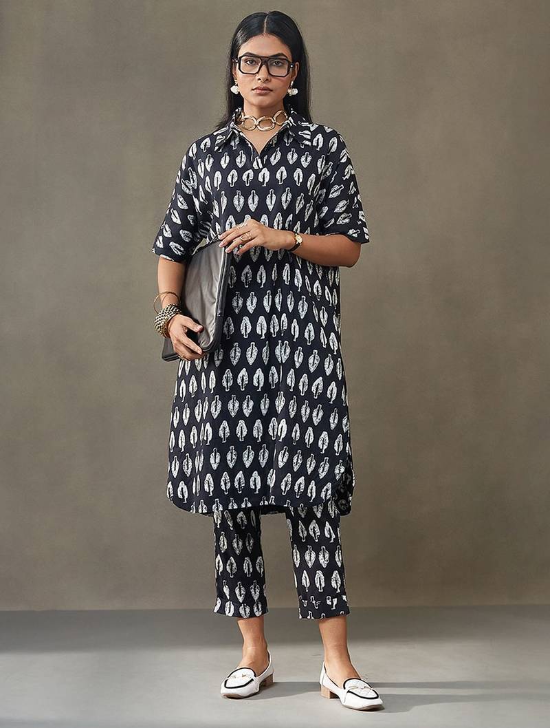 women ethnic motifs printed cotton smart office kurta with trousers