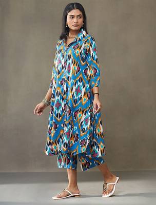 women ethnic motifs printed cotton smart office kurta with trousers 3
